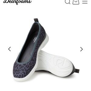 Dearfoam women’s Mia Easy Foam Ballet Shoe Grey Leopard 
NWOT